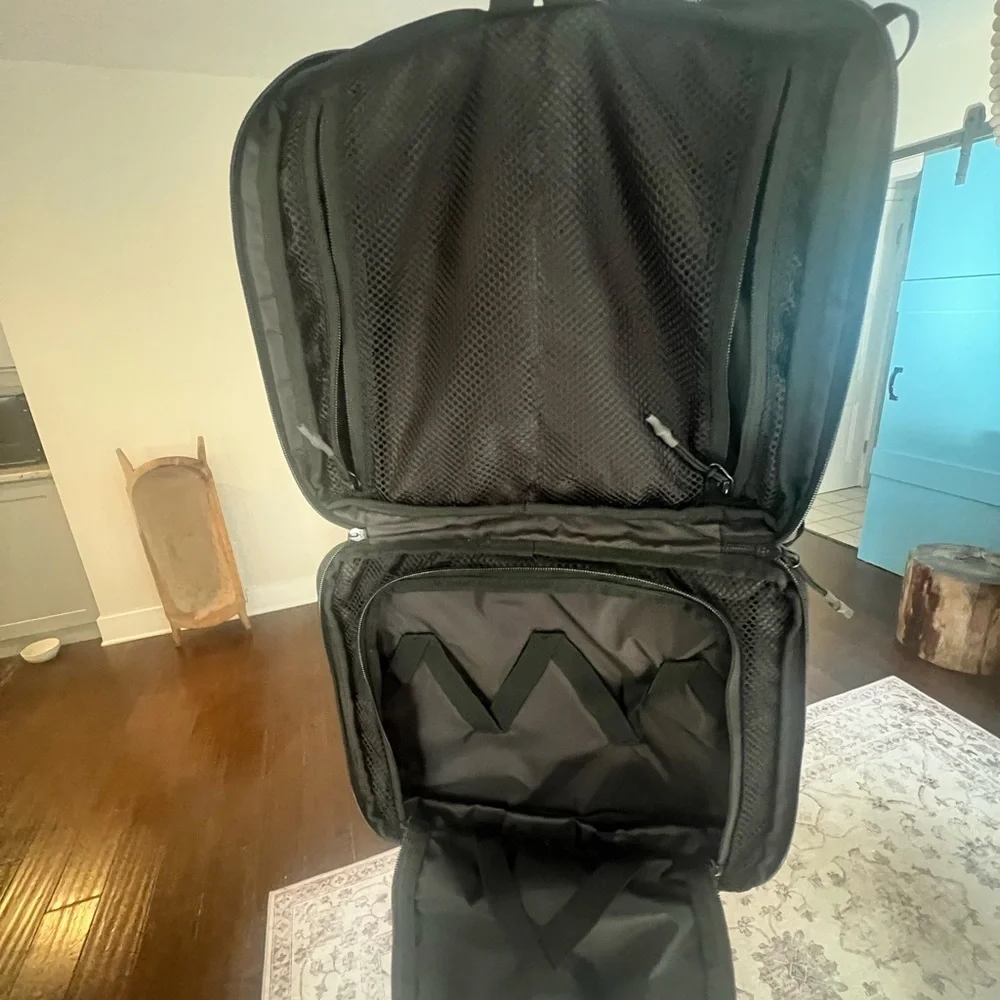 Tropicfeel nest backpack with two packing cubes 10l.